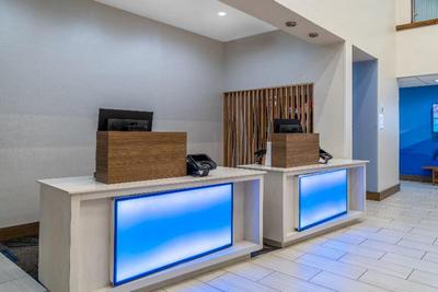 Holiday Inn Express Dallas East- Fairpark