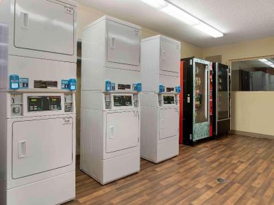 Extended Stay America - Detroit - Madison Heights