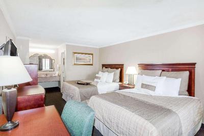 Days Inn by Wyndham Destin