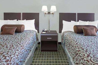 Days Inn by Wyndham Market Center Dallas