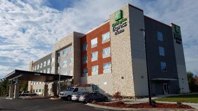 Holiday Inn Express & Suites Greenville