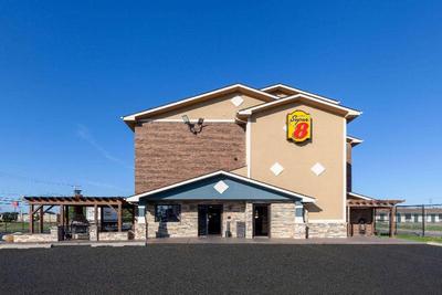 Super 8 by Wyndham Roseville/Detroit Area