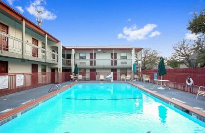 Red Roof Inn North Dallas - Park Central