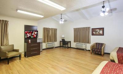 Red Roof Inn North Dallas - Park Central