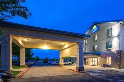 Days Inn & Suites by Wyndham Denver INTL