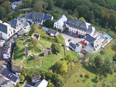 Burghaus & Villa Kronenburg