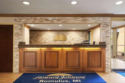 Howard Johnson by Wyndham Romulus Detroit  Airport