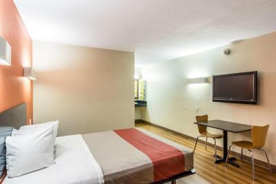 Motel 6 Brunswick NJ