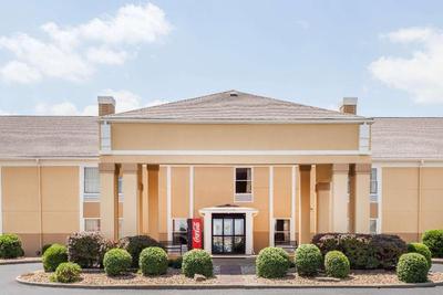 Super 8 by Wyndham Evansville North