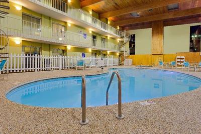 Ramada by Wyndham Marquette