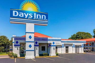 Days Inn by Wyndham South Fort Worth