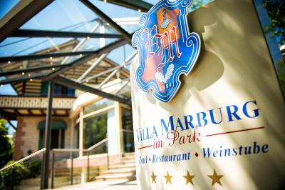 Villa Marburg im Park