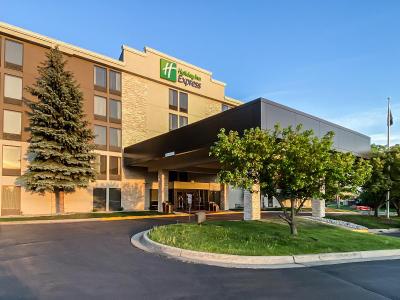 Holiday Inn Express Flint-Campus Area