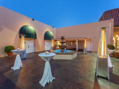 Ramada by Wyndham Fresno North