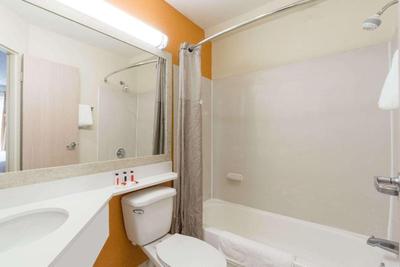 Days Inn by Wyndham Florence Cincinnati Area