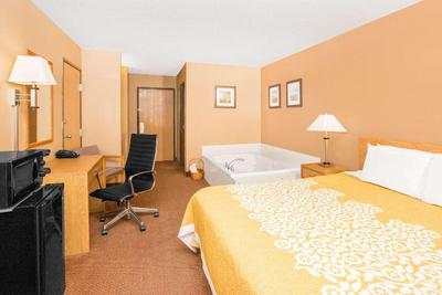 Days Inn by Wyndham Worthington