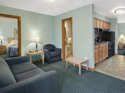 Mariner Inn And Suites