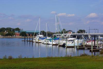 Bridge Point Hotel & Marina