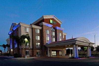 Holiday Inn Express Hotel & Suites Fresno South