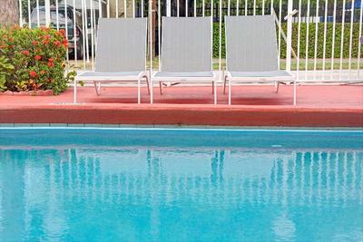 Travelodge by Wyndham Fort Lauderdale