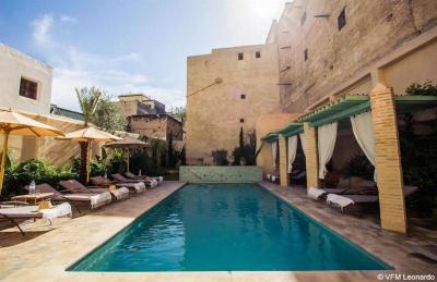 Riad Laaroussa- Guest House