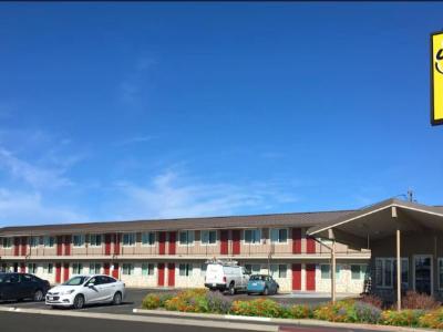Super 8 by Wyndham Alturas