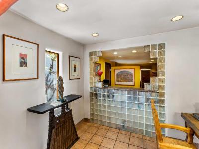 Casas de Suenos Old Town Historic Inn