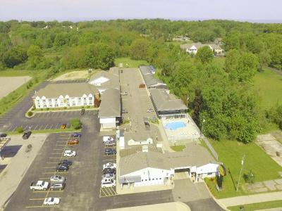Super 8 by Wyndham Stevensville