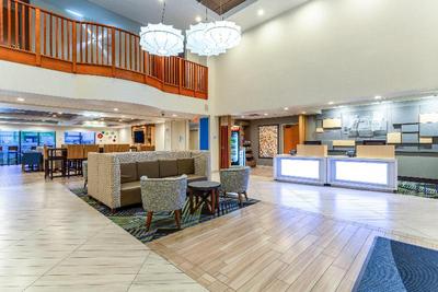 Holiday Inn Express And Suites Cedar Falls