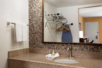 Super 8 by Wyndham Austin Downtown/Capitol Area