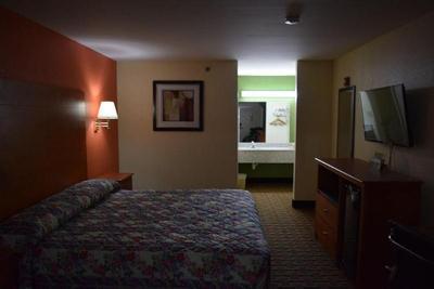 Royal Inn & Suites