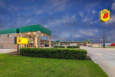 Super 8 by Wyndham Seguin