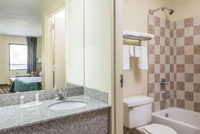 Super 8 by Wyndham Norcross/I-85 Atlanta