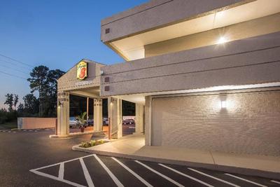Super 8 by Wyndham Commerce