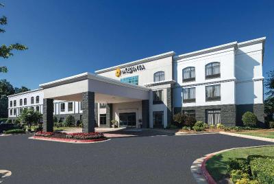 La Quinta Inn Suites by Wyndham - Kennesaw