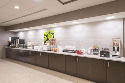 La Quinta Inn Suites by Wyndham - Kennesaw