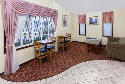 Knights Inn Tucker