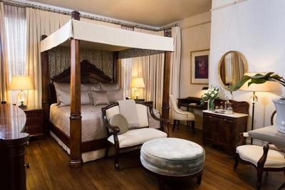 Stonehurst Place