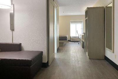 Days Inn & Suites by Wyndham Peachtree Corners