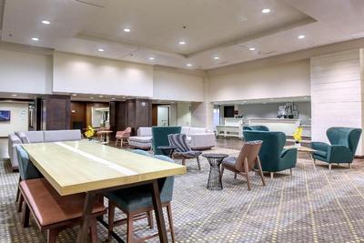 Holiday Inn Hotel & Suites Atlanta Airport North