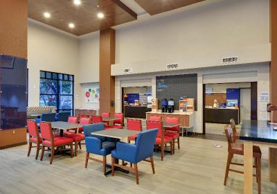 Holiday Inn Express & Suites Austin Round Rock