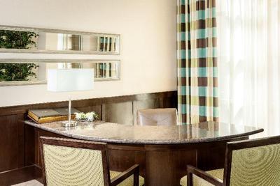 Crowne Plaza Anchorage Midtown