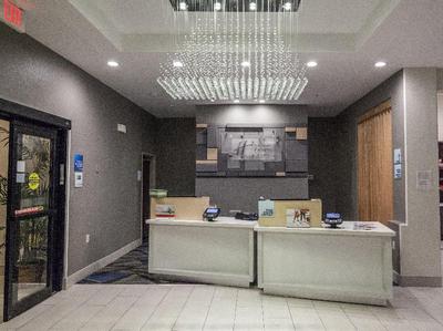Holiday Inn Express Hotel & Suites Houston-Alvin