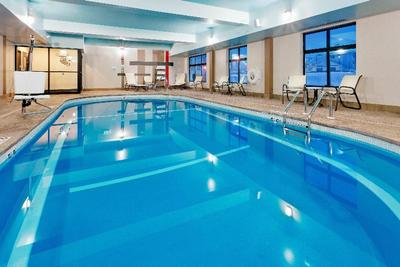 Holiday Inn Express Hotel & Suites York NE - Marke