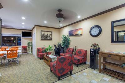 Super 8 by Wyndham Willowbrook