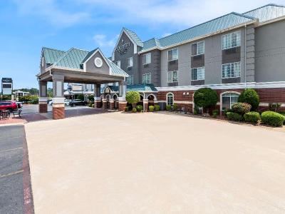 Country Inn & Suites, Hot Springs, AR