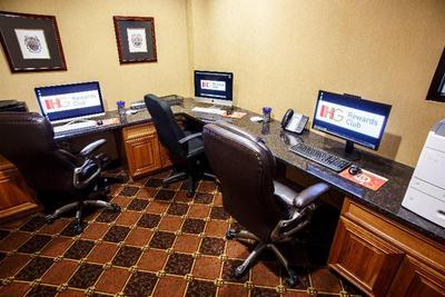 Holiday Inn Express Hotel & Suites Harrisburg West