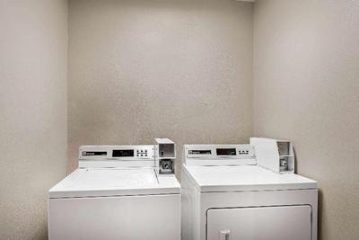 La Quinta Inn Hartford Bradley Airport