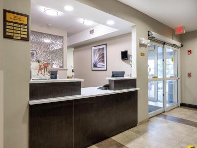 Candlewood Suites Windsor Locks Bradley Airport