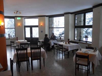 Hotel &Restaurant Time-Out